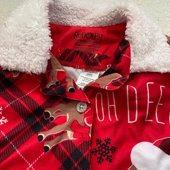 Rudolph Girl's Plaid 'Oh Deer' Button Down Flannel Christmas Pajama Set - Picture 7 of 10